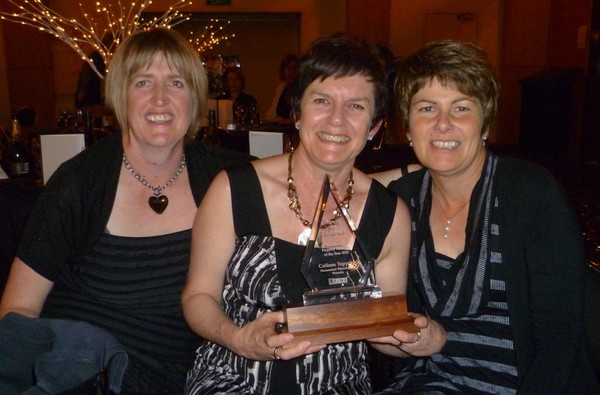 From L-R Hayley Stevenson, Colleen Topping and Anne Moffat at The 2010 Real Estate Institute of New Zealand Awards for Excellence